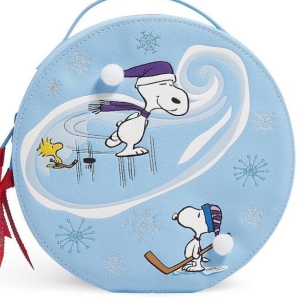 Brand New with Tags Limited Edition Very Bradley SKY SLOPE SNOOPY Cosmetic Case - Picture 2 of 4